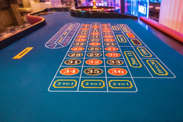 Live-dealer blackjack table with result confirmation